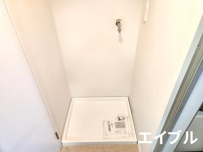 物件内観写真15　(洗濯機置場)