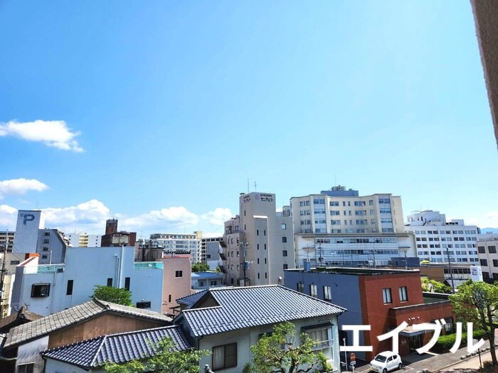 物件内観写真17　(室内からの展望)