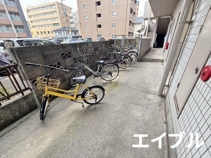 物件外観写真6　(駐輪場)