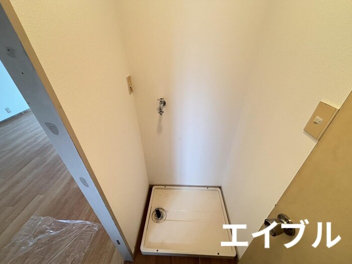 物件内観写真12　(洗濯機置場)