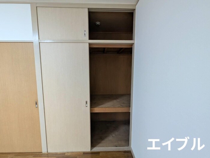 物件内観写真12　(収納)