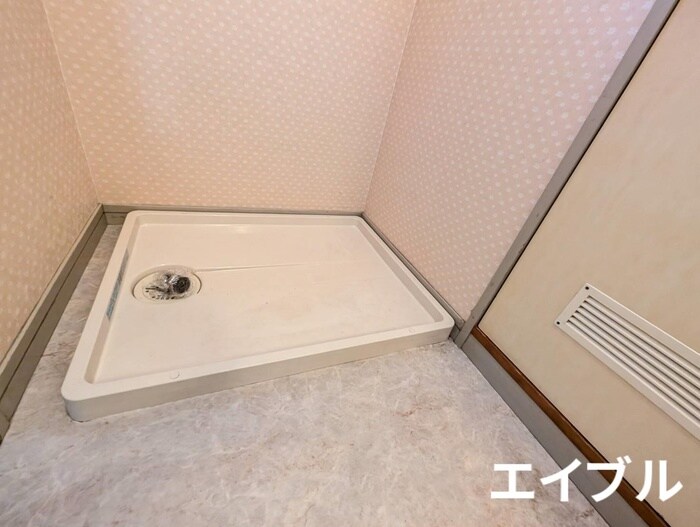 物件内観写真13　(洗濯機置場)