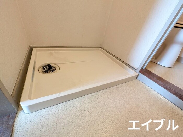 物件内観写真13　(洗濯機置場)