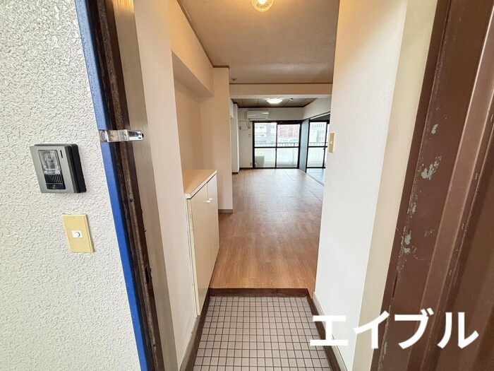 物件内観写真16　(玄関)