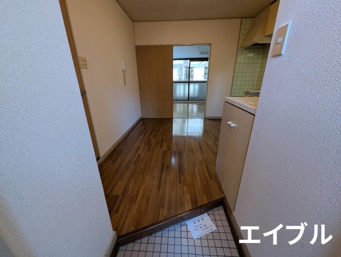 物件内観写真16　(玄関)