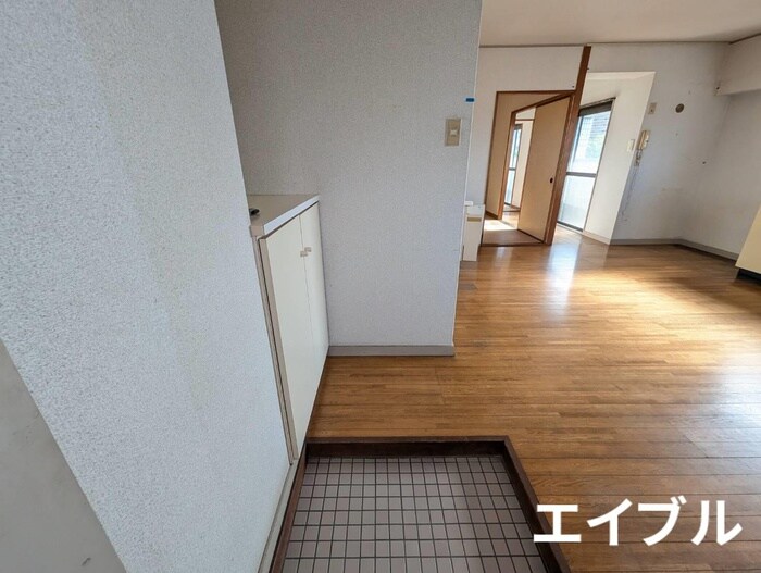 物件内観写真16　(玄関)