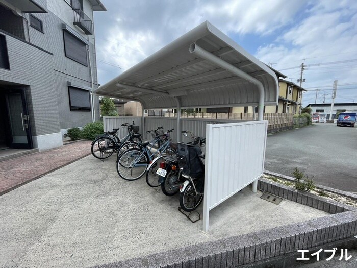 物件外観写真3　(駐輪場)