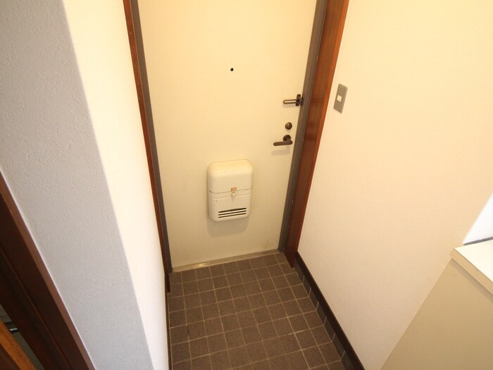 物件内観写真15　(玄関)