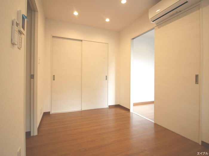 物件内観写真2　(居室)