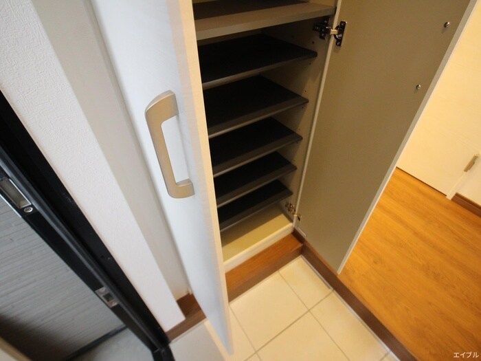 物件内観写真17　(玄関)