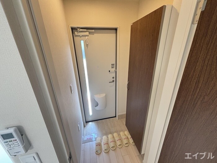 物件内観写真10　(玄関)