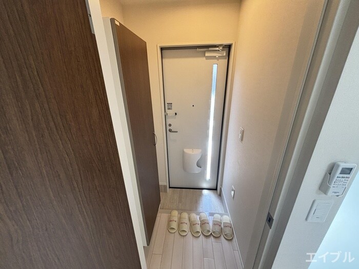 物件内観写真10　(玄関)