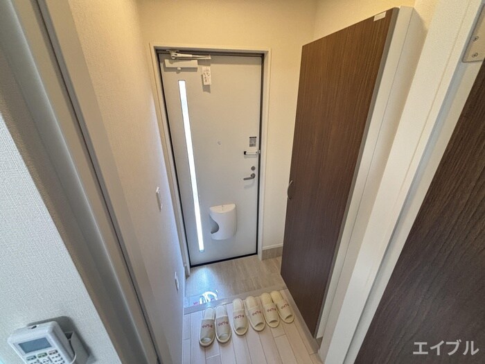 物件内観写真10　(玄関)
