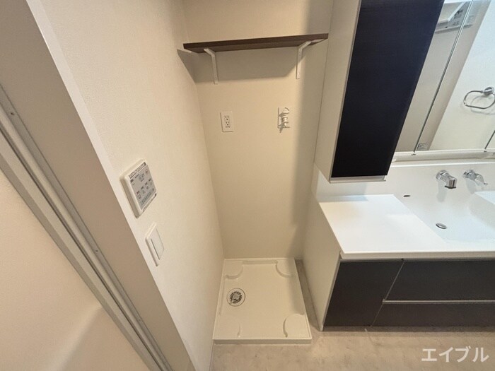 物件内観写真15　(洗濯機置場)