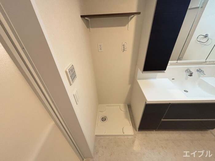 物件内観写真15　(洗濯機置場)