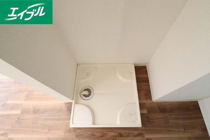 物件内観写真15　(洗濯機置場)