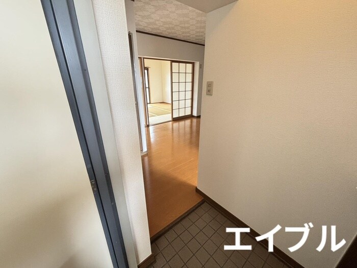 物件内観写真16　(玄関)