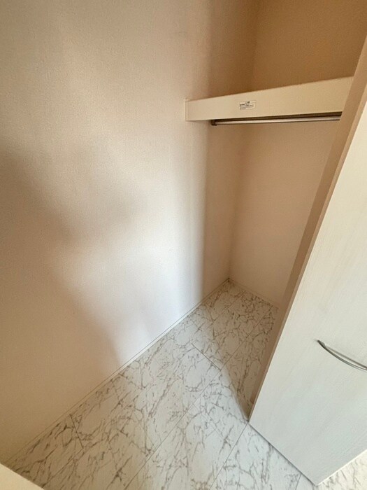 物件内観写真15　(収納)