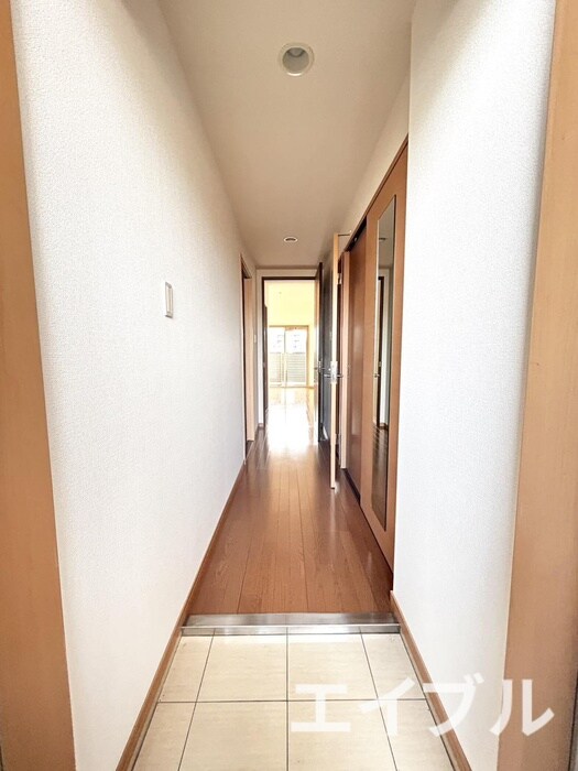 物件内観写真7　(玄関)