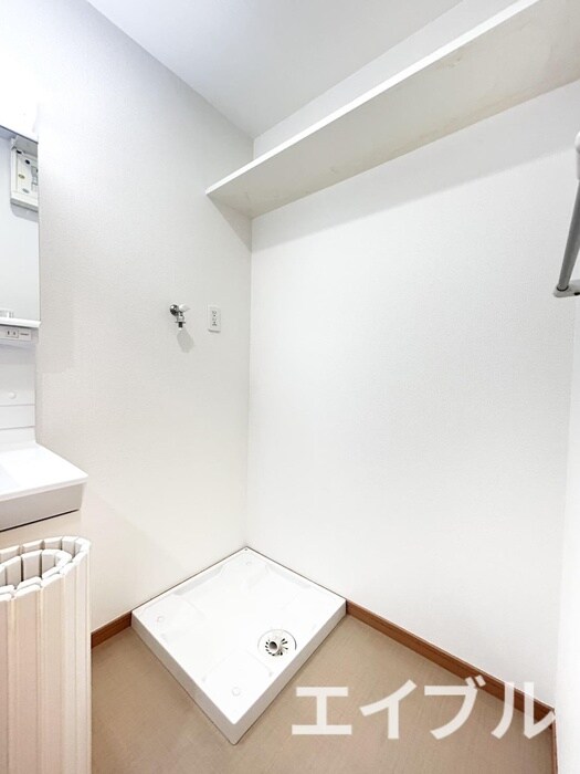 物件内観写真10　(洗濯機置場)