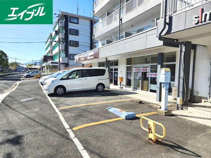 物件外観写真2　(駐車場)