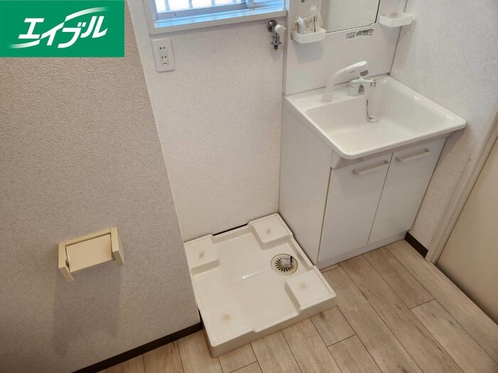 物件内観写真16　(洗濯機置場)