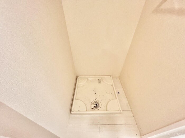 物件内観写真11　(洗濯機置場)