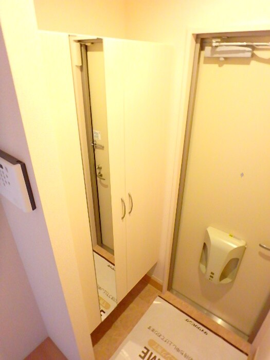 物件内観写真15　(玄関)