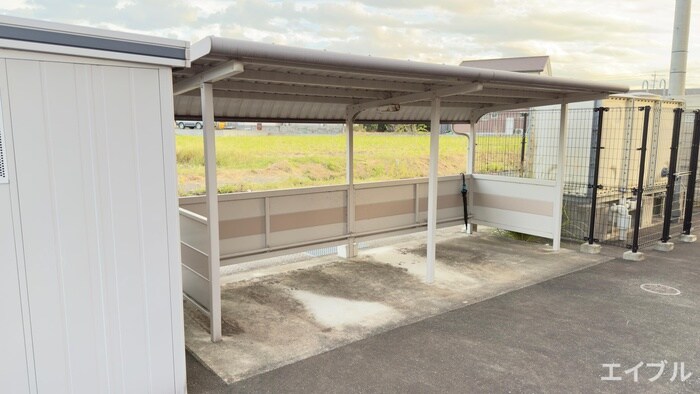 物件外観写真3　(駐輪場)