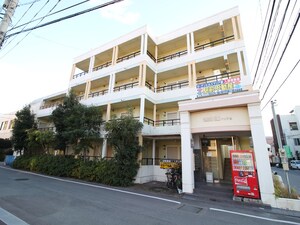 ガ－デンヒルズマリア前外観写真