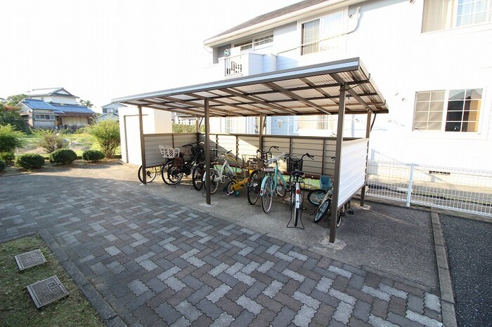 物件外観写真3　(駐輪場)