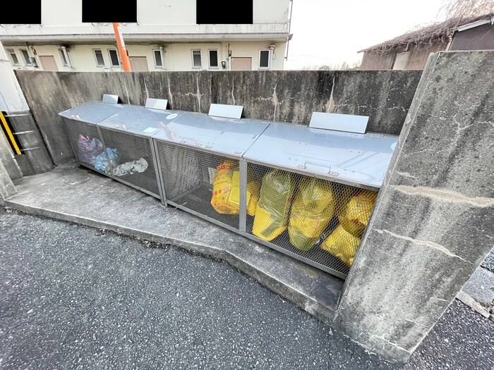 物件外観写真4　(建物設備)