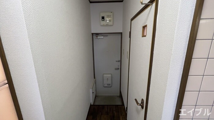 物件内観写真10　(玄関)