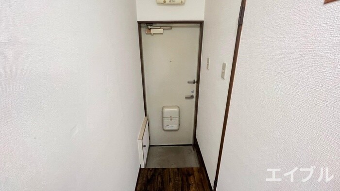 物件内観写真11　(玄関)