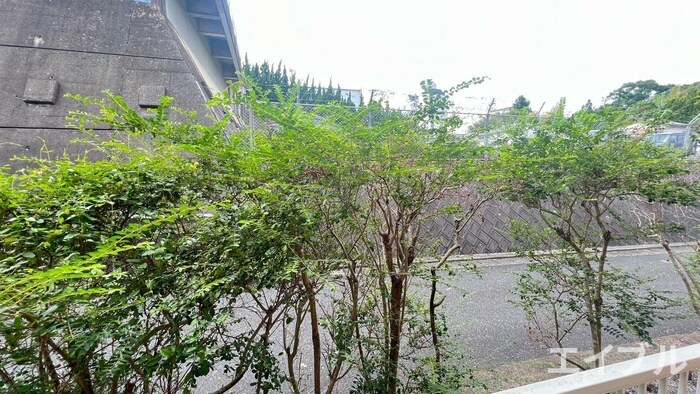 物件内観写真13　(室内からの展望)