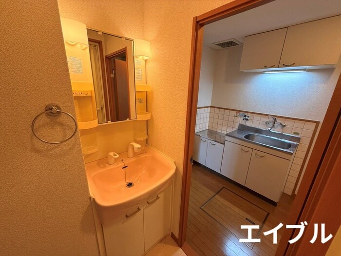 物件内観写真11　(洗面)