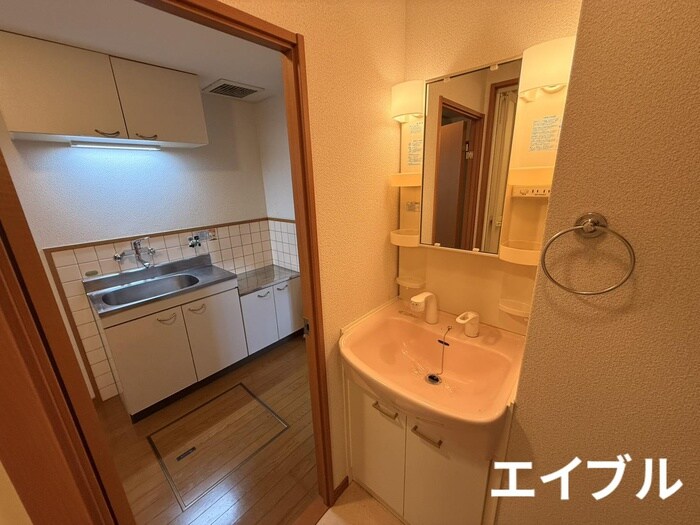 物件内観写真12　(洗面)