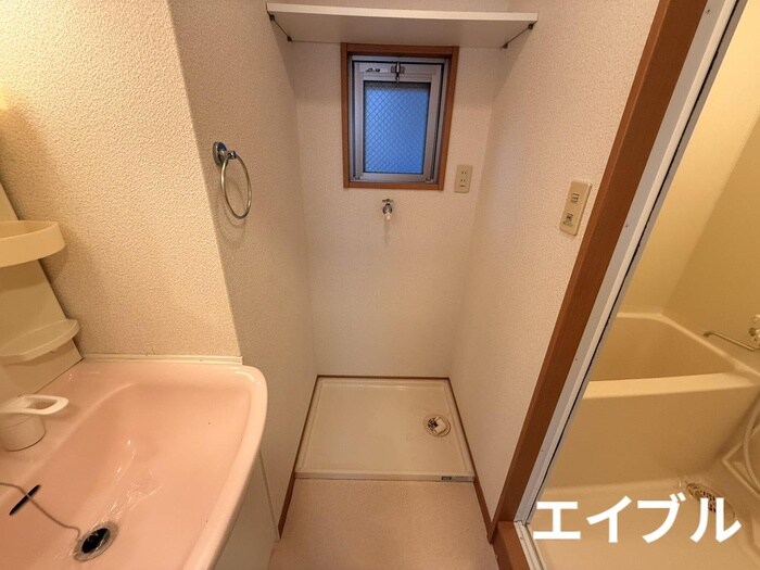 物件内観写真17　(洗濯機置場)