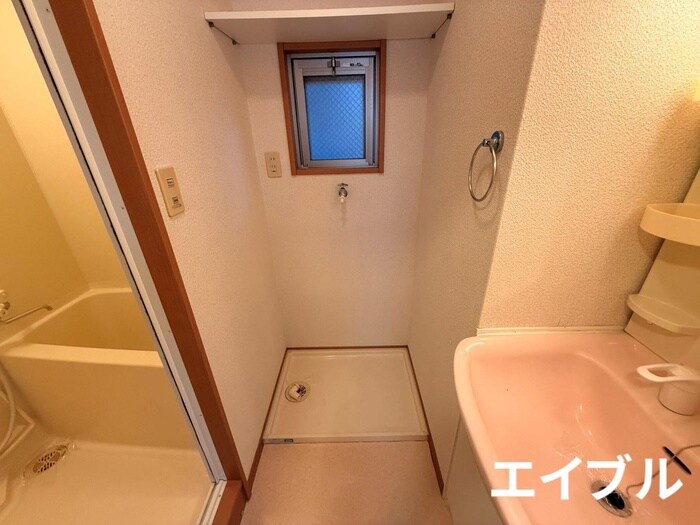 物件内観写真19　(洗濯機置場)