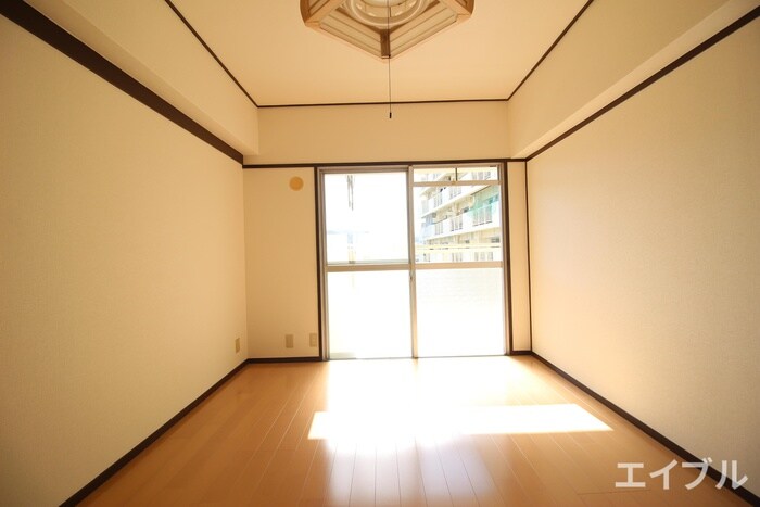 物件内観写真9　(居室)