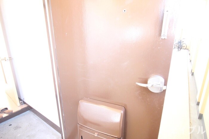 物件内観写真12　(玄関)