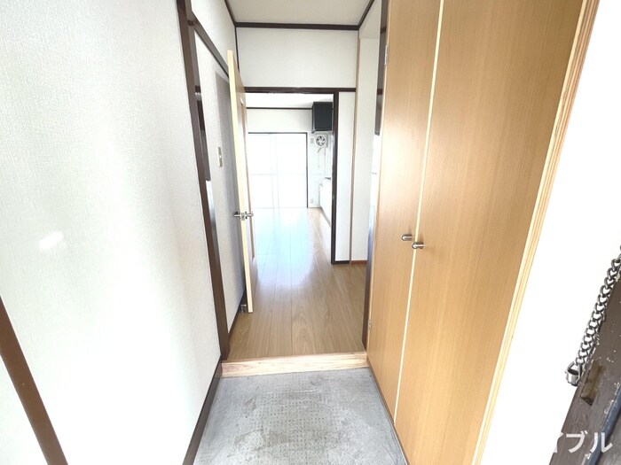 物件内観写真12　(玄関)