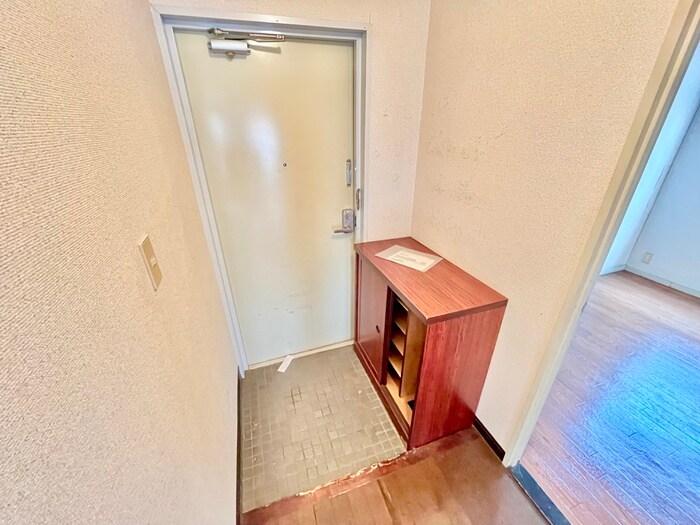 物件内観写真15　(玄関)