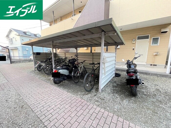 物件外観写真3　(駐輪場)