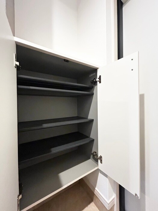 物件内観写真5　(靴箱)