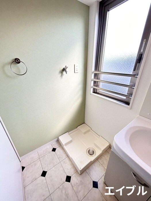 物件内観写真7　(洗濯機置場)