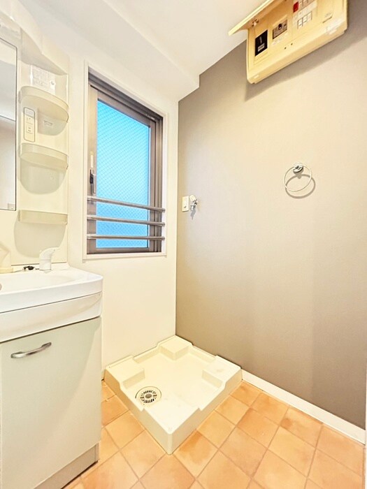 物件内観写真7　(洗濯機置場)