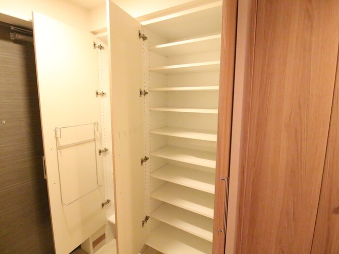 物件内観写真15　(靴箱)