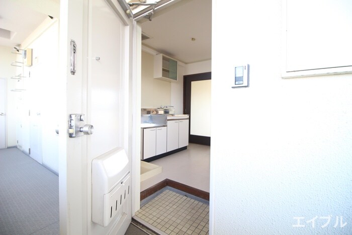 物件内観写真14　(玄関)