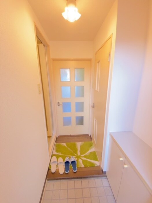 物件内観写真10　(玄関)